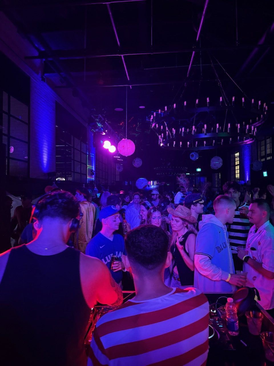 Crowd vibes — No Sleep Club